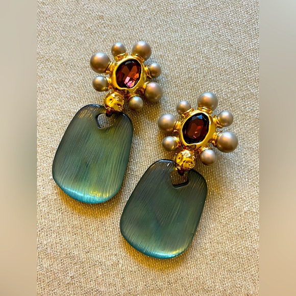 1 LEFT! Inventing Anna Pearly Earrings ✨ - Picture 8 of 8